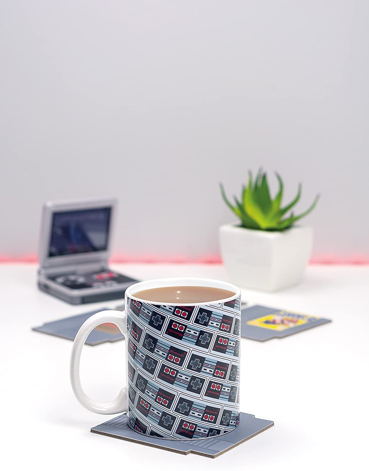 Nintendo - NES Tasse